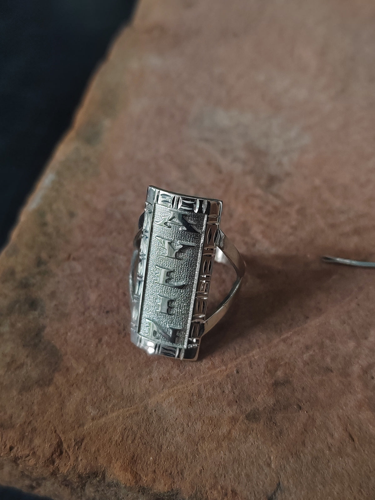 Anillo Titan